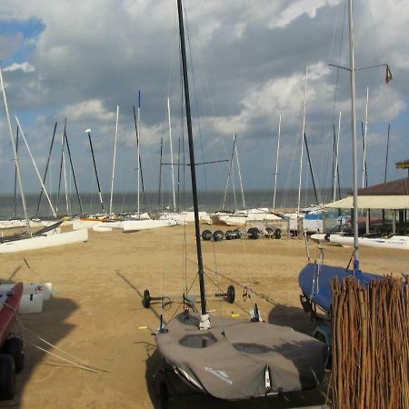 Malibu Beach Koksijde Exterior photo